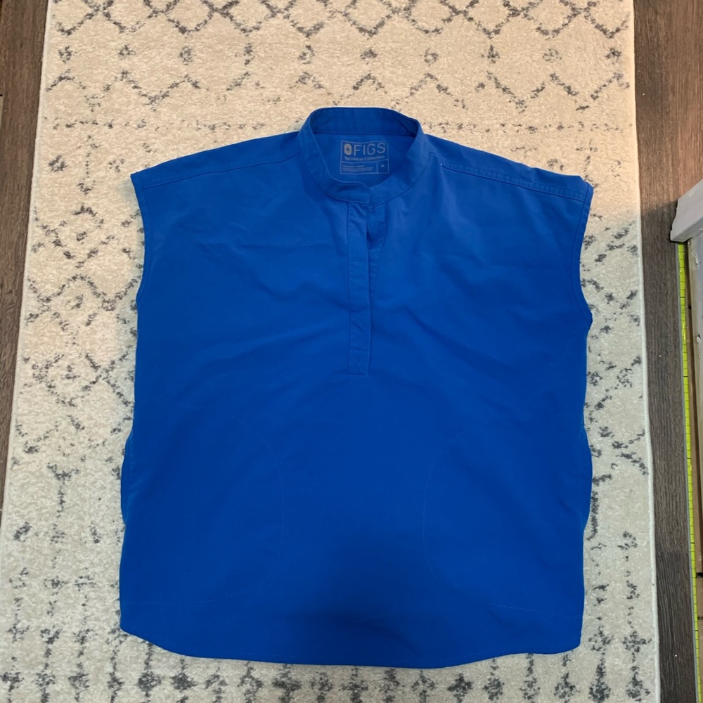 FIGS blue scrub top
